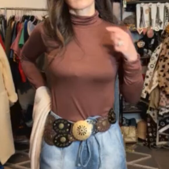 ShopEvelynne Brown Long Sleeve Turtleneck Top - Picture 1 of 1